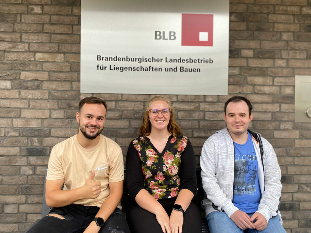 Drei Auszubildende begannen im August 2023 ihre Karriere beim BLB (Foto: Marie-Theres Fritzsche/BLB)